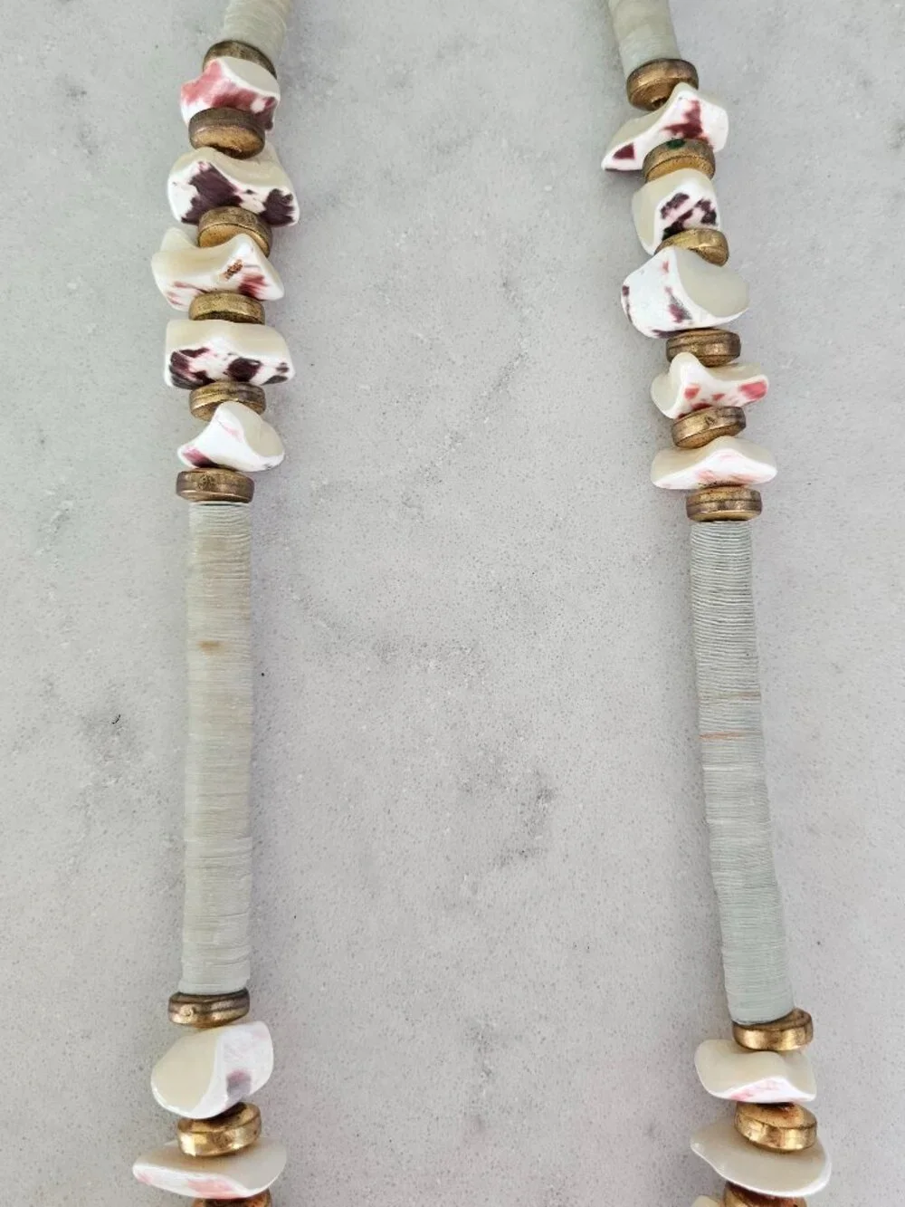 RARE AND VINTAGE KENNETH LANE PUKA / HEISHA SHELL NECKLACE WITH SHELL FRAGMENTS